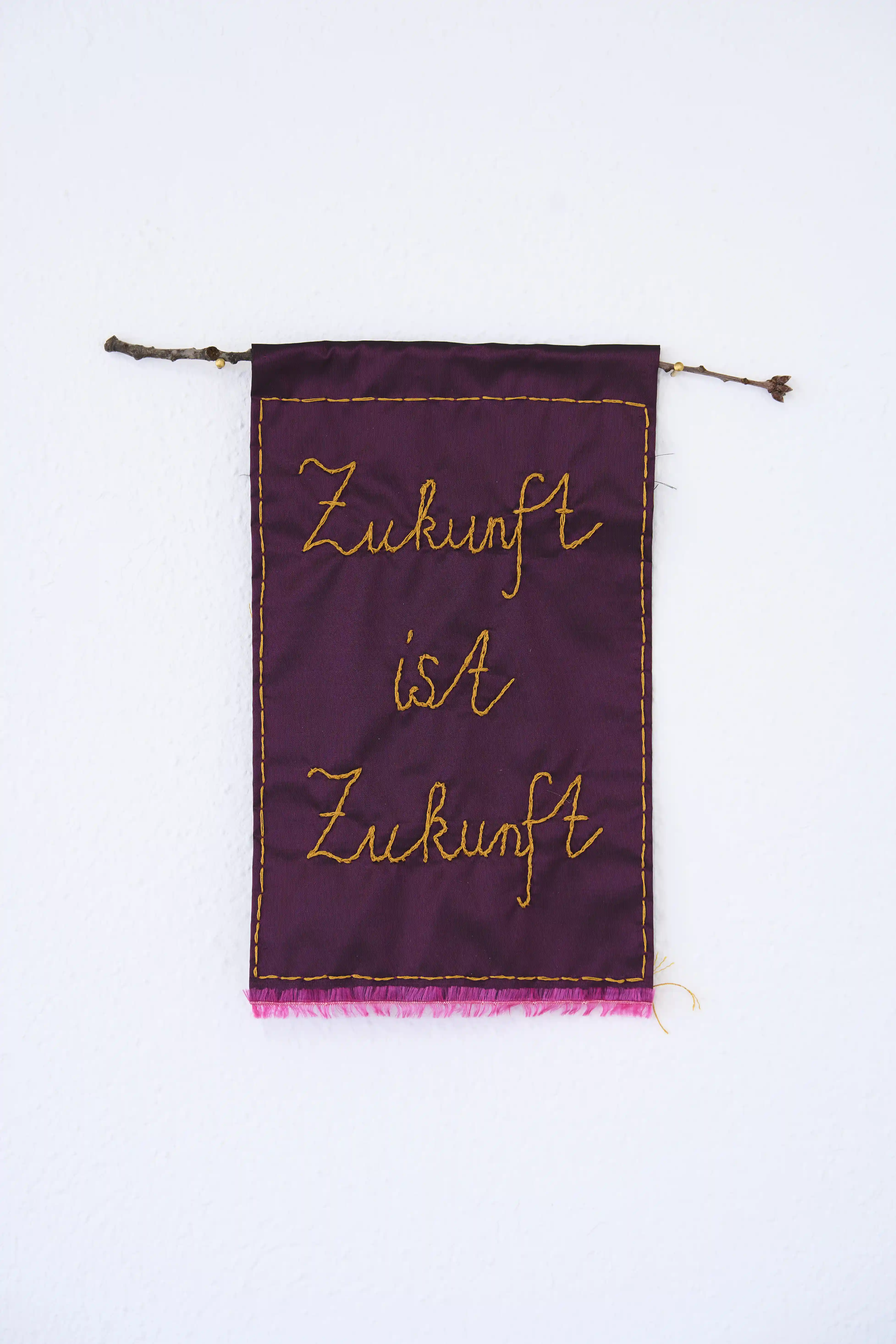 Ausstellungsansicht der Arbeit Zukunft ist Zukunft von Fabian Widukind-Penzkofer, Sept., 2024